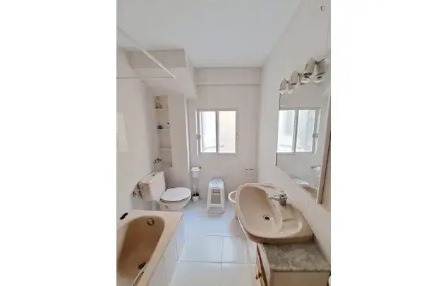 Rent 5 bedroom apartment in Alicante