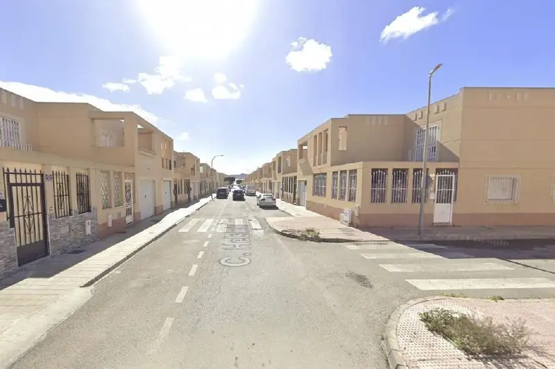Venta Adosado con Patio San Isidro Campohermoso