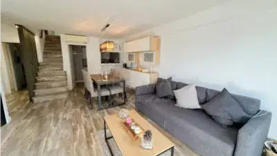 Apartamento en Fenals con Vistas al Mar y Aparcamiento