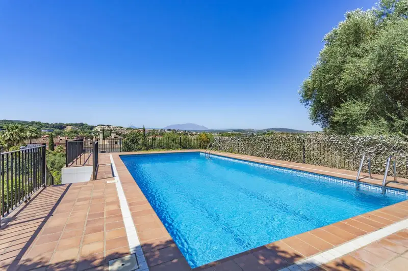 Chalet en Sotogrande con 5 Dormitorios y Piscina