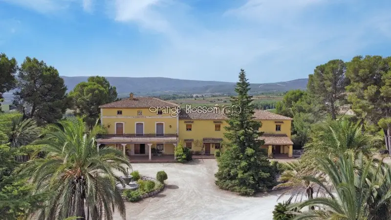 Finca Histórica con Mansión 1600m2 en Ontinyent