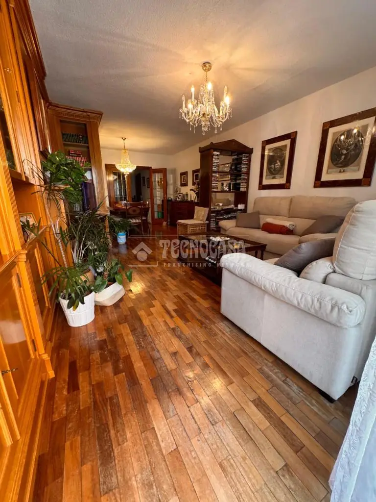 Piso en venta en Moncloa Aravaca 4 habitaciones 2 ba	nos terraza garaje