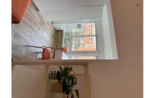 Rent 4 bedroom apartment in Madrid