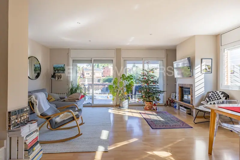 Chalet en Mira Sol Sant Cugat con Jardin Piscina y Barbacoa