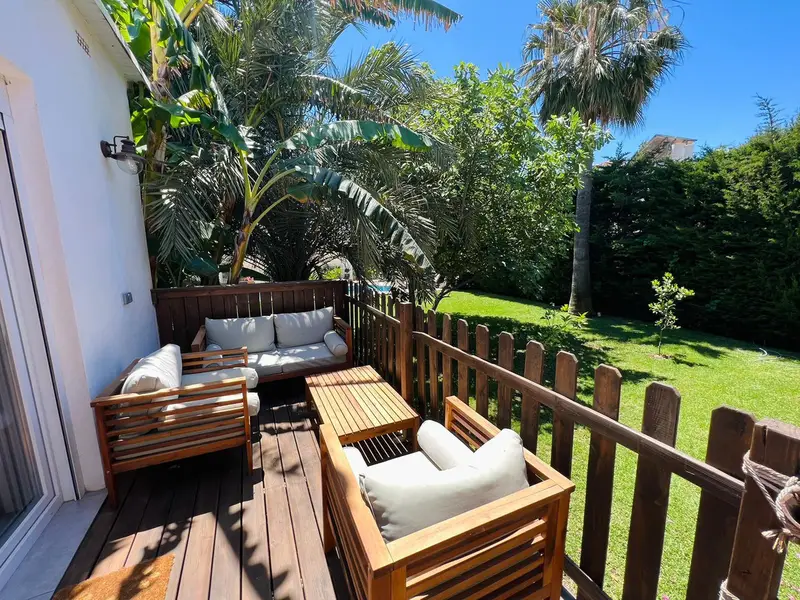 Chalet Bohemio con Piscina Privada en Elviria