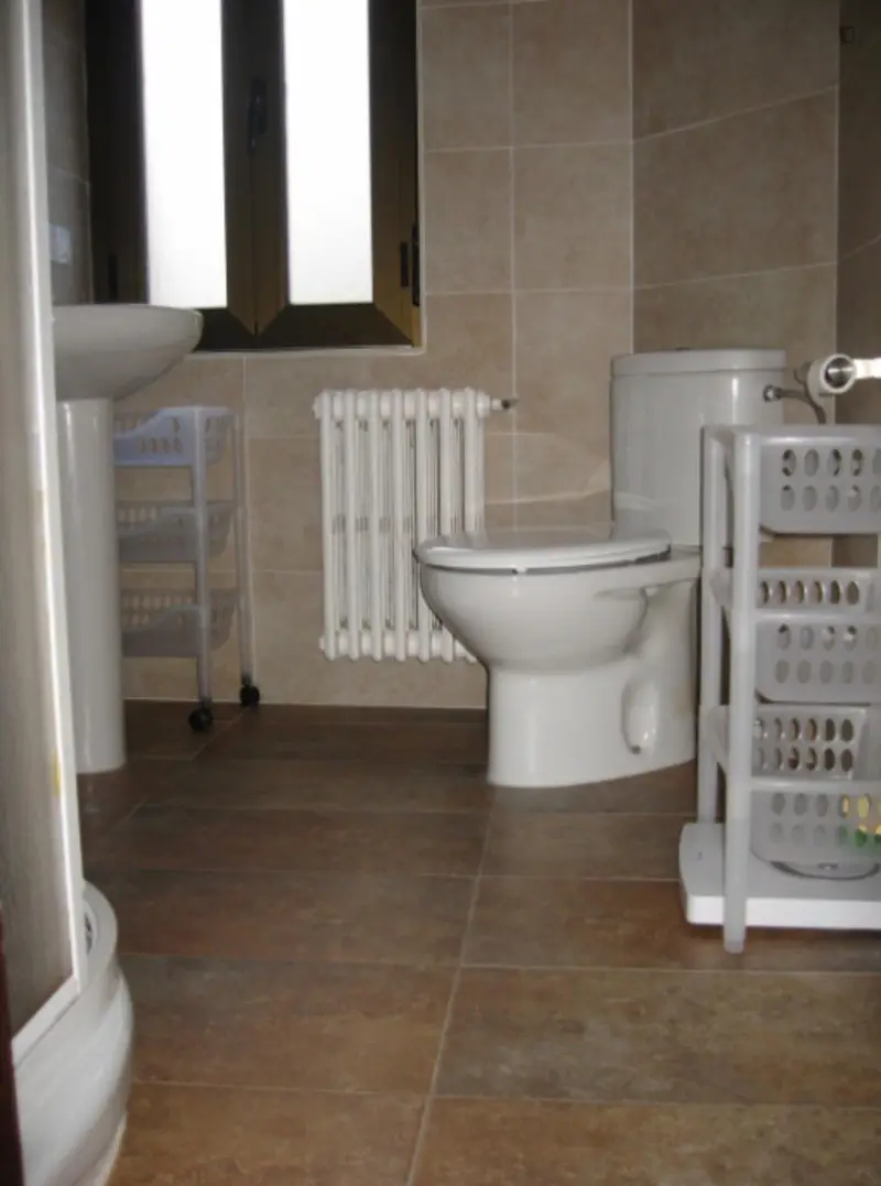 Habitaci
ón Doble en Piso Salamanca - Estudiantes