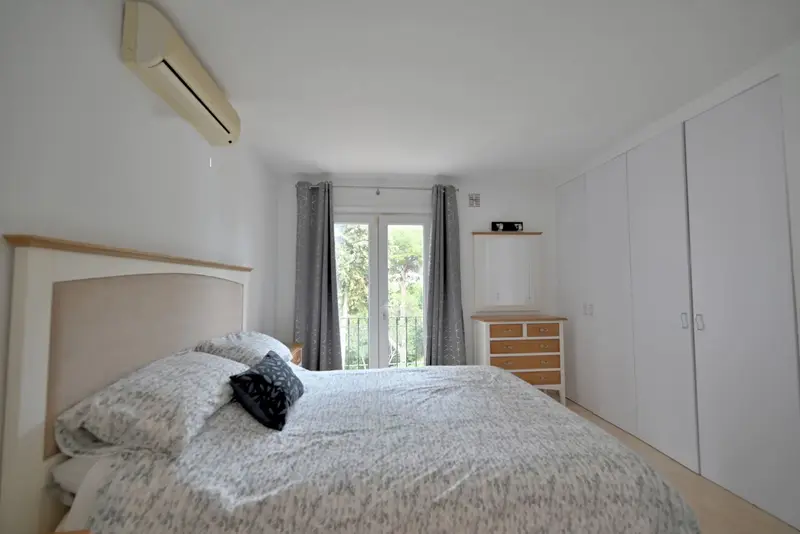 Chalet en Calahonda Mijas Malaga con Jardin Privado y Piscina