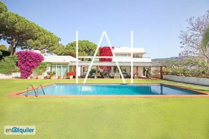 Casa en Alquiler Sant Andreu de Llavaneres con Piscina y Jardin