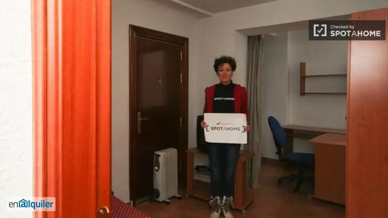 Habitaci
ón con llave independiente en piso compartido Granada centro