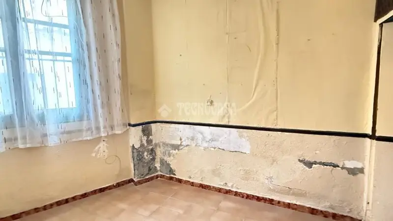Planta Baja en Valencia con Terraza Privada y Trastero