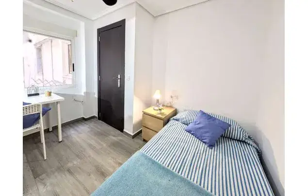 Habitacion 80m2 en Piso Compartido Valencia