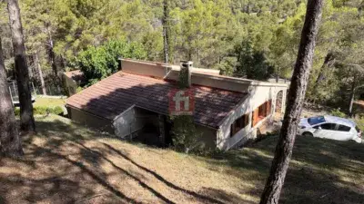 Chalet en Venta en Querol con Piscina Comunitaria