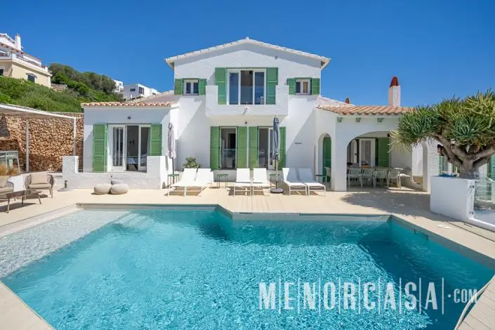 Villa de Lujo en Cala Llonga 4 Dormitorios Piscina Vistas al Mar