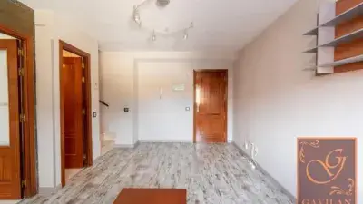 Dúplex en venta en Calle Ronda de la Constitución