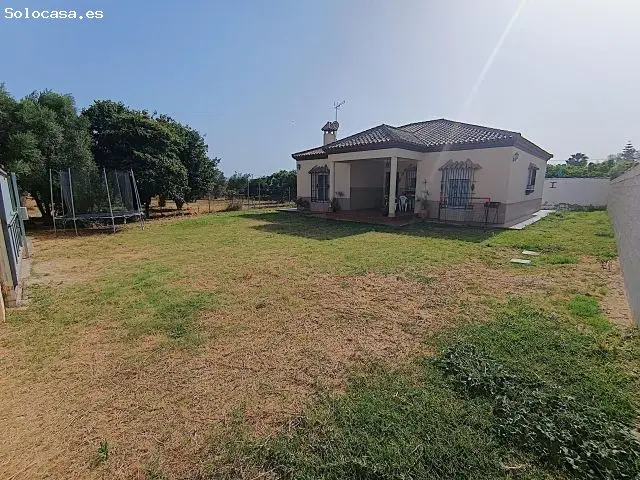 Chalet con Casa de Campo y Piscina en Venta