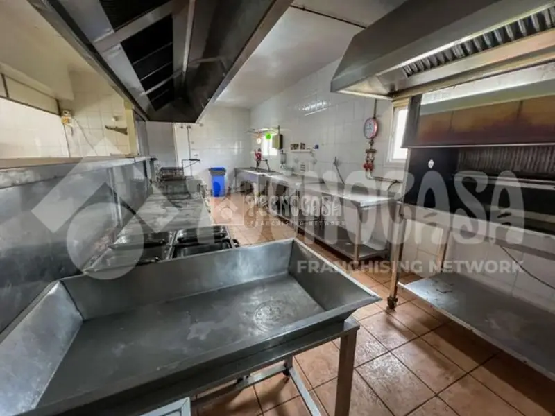 Local Comercial en Venta Las Palmas La Paterna 70m2 Equipado