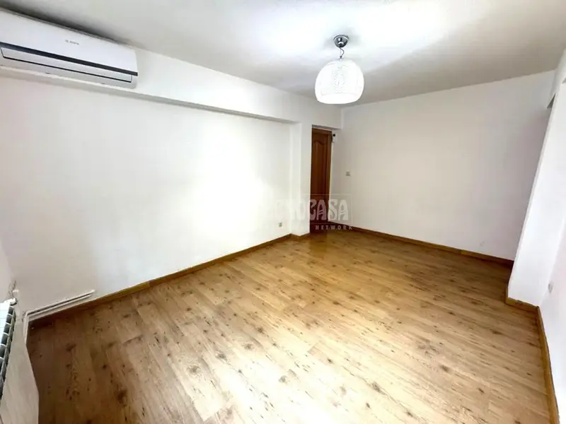 Piso en Venta en Madrid 3 Dormitorios Trastero Ascensor