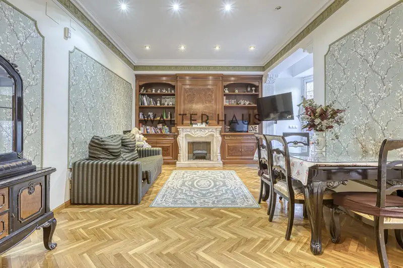 Piso 6 Dormitorios 2 Baños Terraza 80m2 Eixample Barcelona
