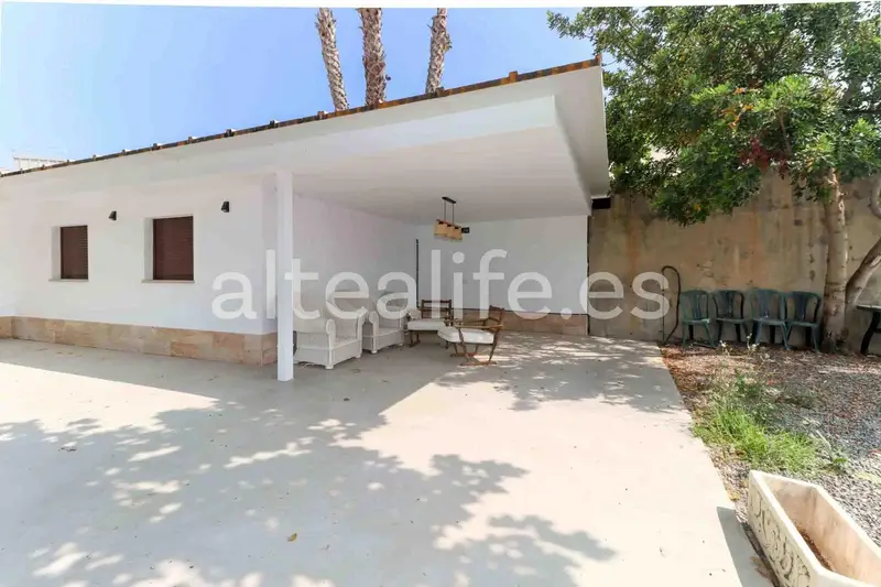 Casa en Altea con 3 Dormitorios y 2 Baños Cerca de la Playa