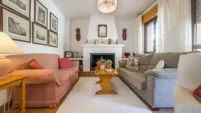 Chalet en venta en Cubillas ideal para familias