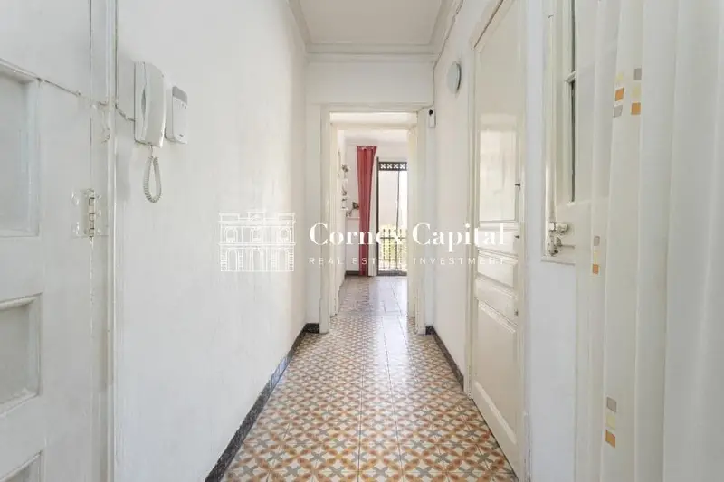 Atico en venta en Gracia Barcelona 61m2 con terraza 56 95m2