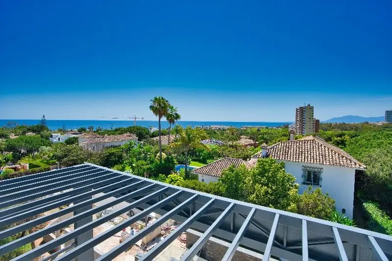 Casa Moderna 6 Dormitorios Marbesa Vistas al Mar Piscina