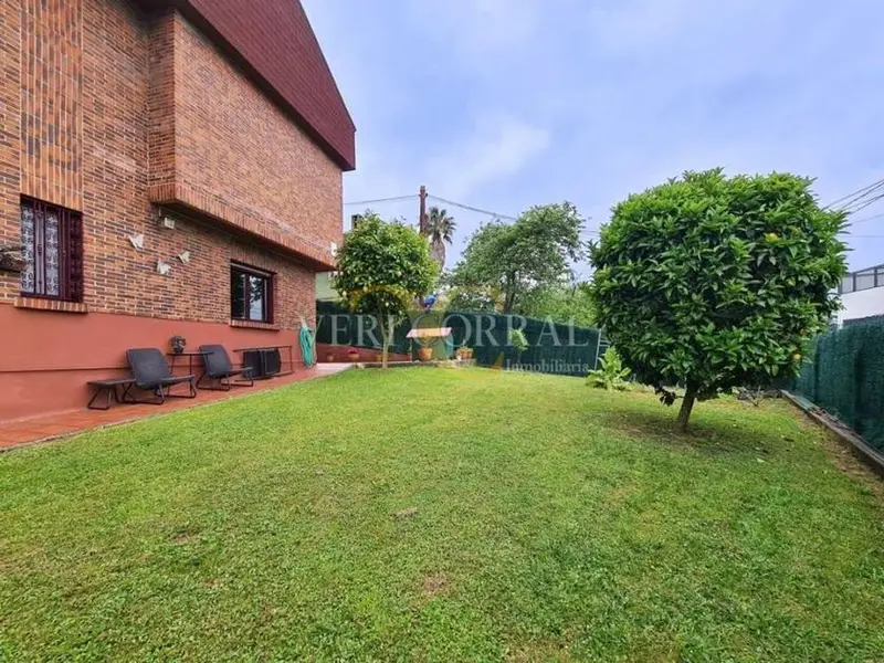 Chalet Adosado en Olivares Cerca de Oviedo
