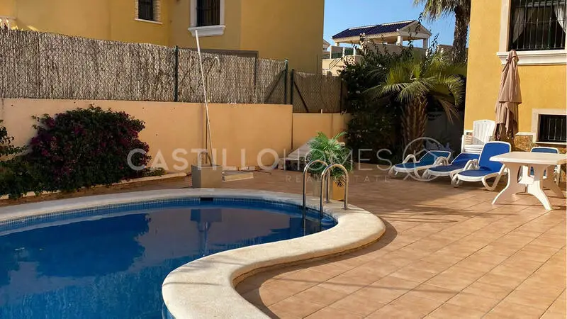 Villa 3 Dormitorios Orihuela Costa Piscina Privada