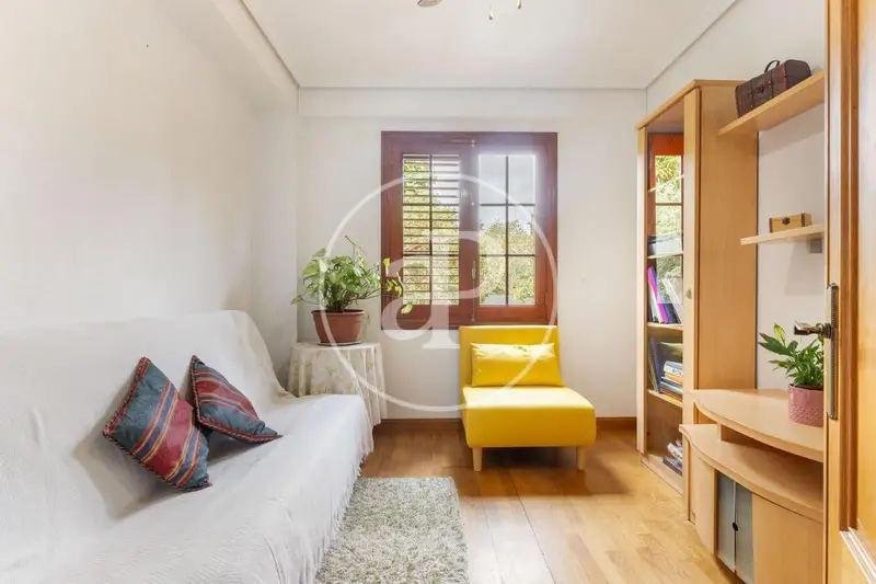 Chalet con 9 Apartamentos en Alquiler El Vedat de Torrente