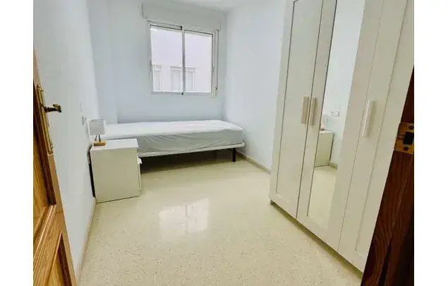 Habitacion 130m2 Alquiler Almeria