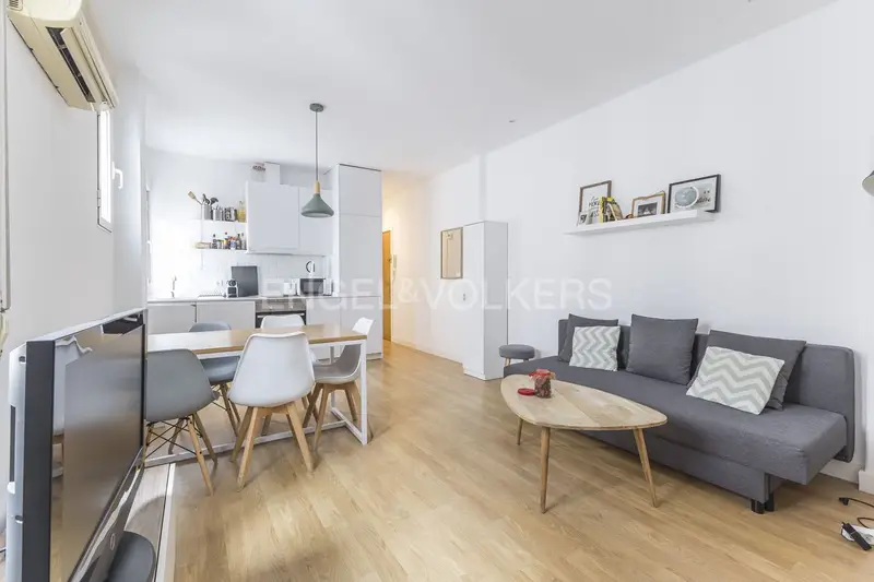Apartamento en Lavapiés Madrid 2 habitaciones 52m2 Reformado