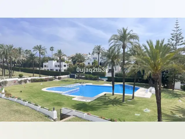 Apartamento 4 Dormitorios Nueva Andalucia