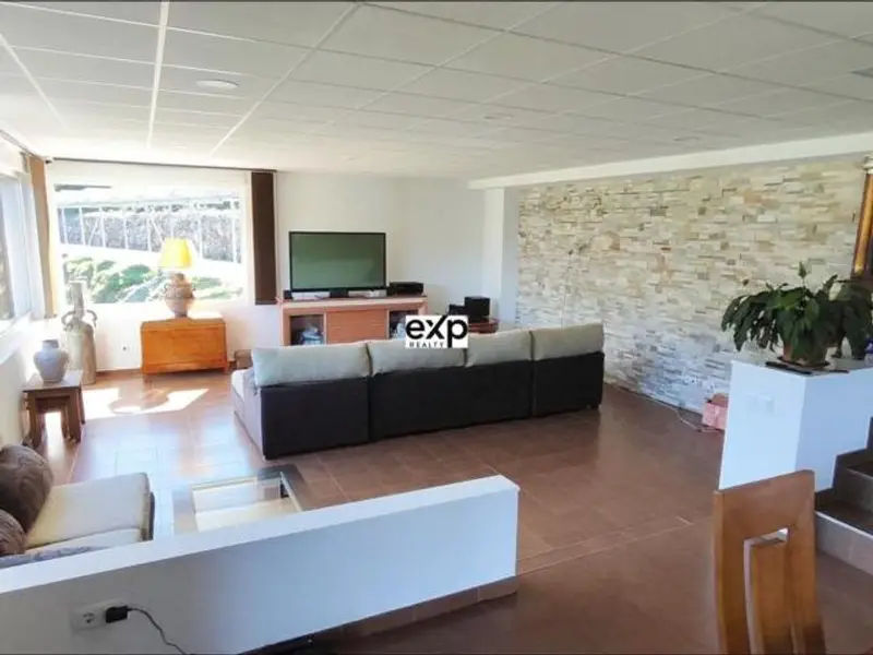 Chalet en Oviedo con Vistas al Valle del Trubia