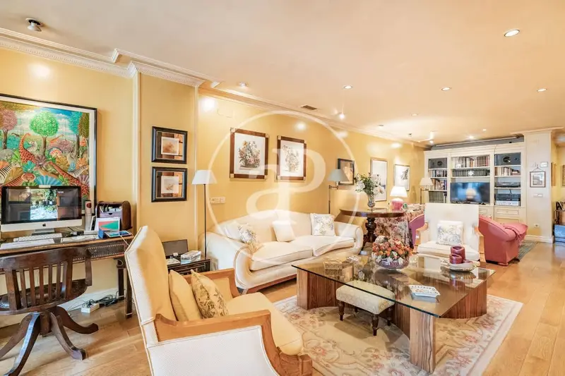 Apartamento Lujoso en Niño Jesús Madrid