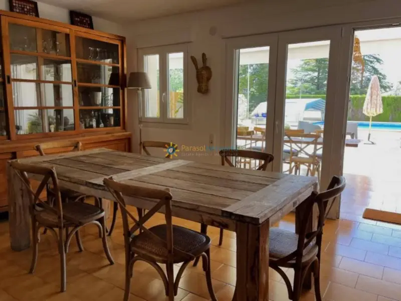 Chalet en Venta Ontinyent con Piscina y Garaje