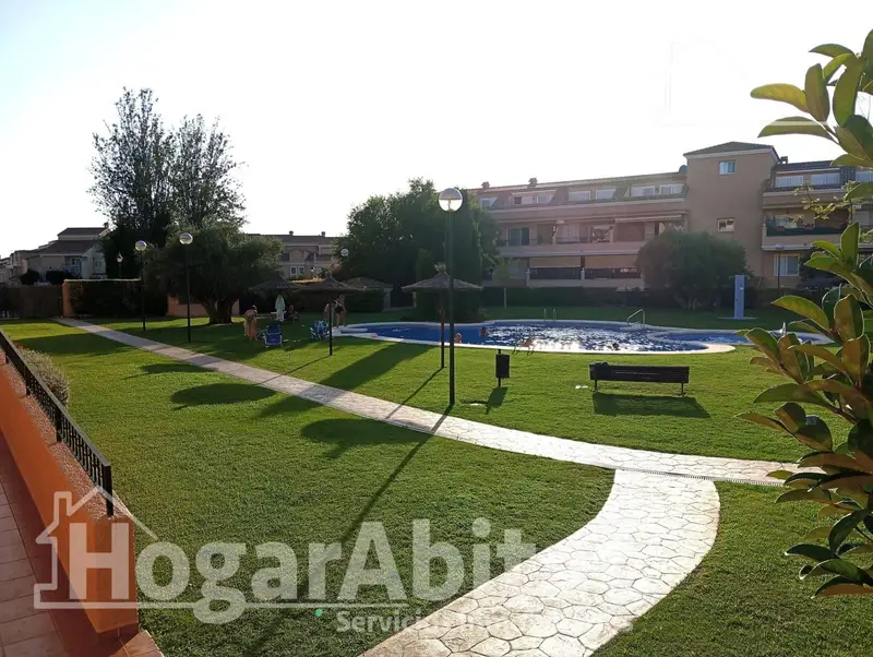 Ático en Venta en Bétera con Piscina y Tres Terrazas