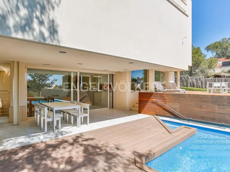 Chalet de Lujo en Sitges 5 Habitaciones Garaje Ascensor Vistas