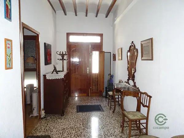 Casa Rural en Xaló: Dos Viviendas, Patios y Vistas a la Montaña