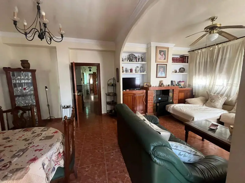 Casa en venta Los Barrios: 254m², una planta, azotea