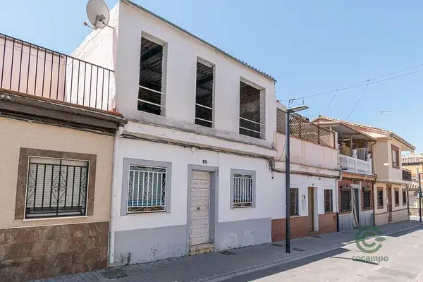 Casa en Maracena para Reformar: Inversión o Vivienda