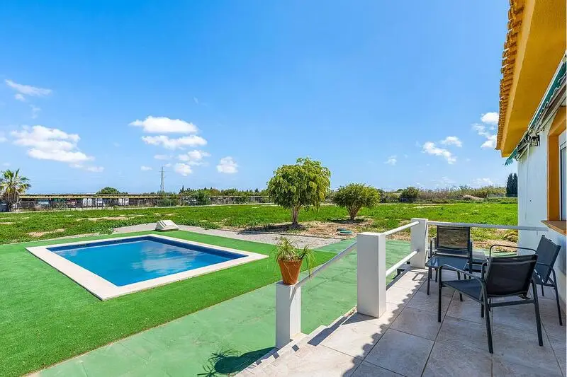 Villa de 6 Dormitorios en Los Montesinos Alicante