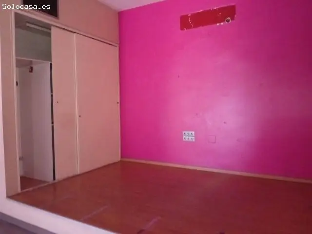 Local en Alquiler Valdepasilla 116m2 2 aseos almacen