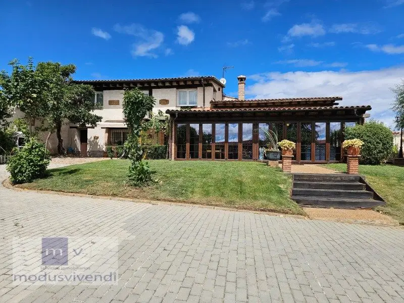 Venta Casa con chimenea en Trobajo del Camino
