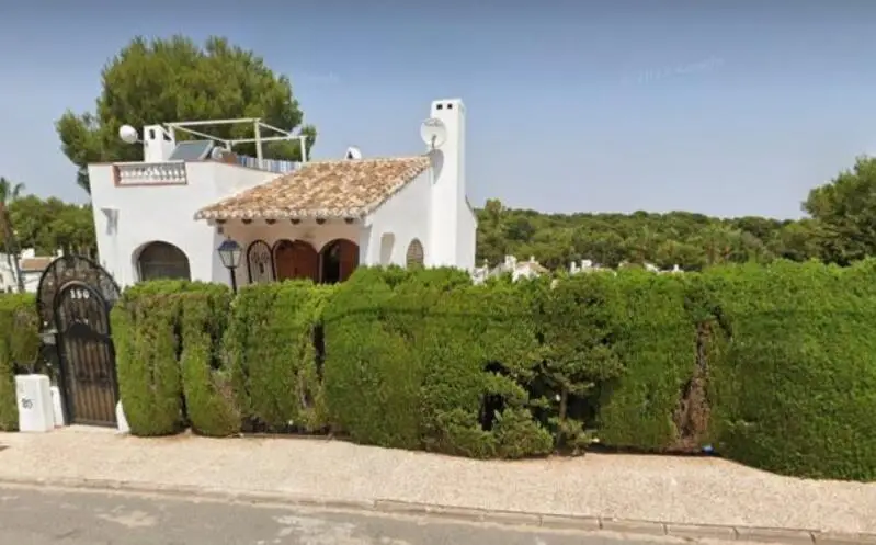 Villa de Lujo en Villamartin 4 Dormitorios Piscina y Jacuzzi