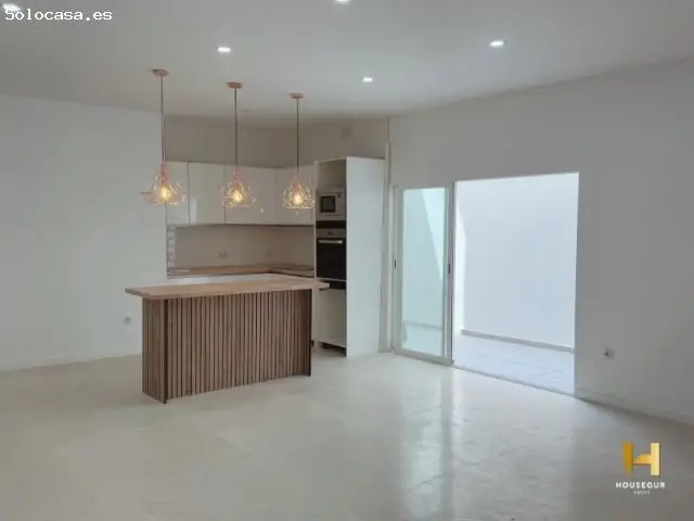 Apartamento Reformado en Alicante 3 Dormitorios 3 Baños Patio Terraza