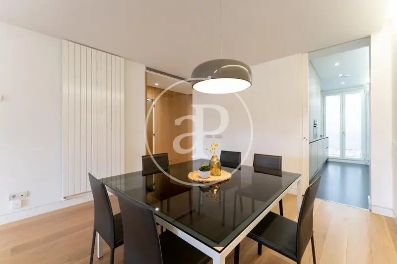 Apartamento en Alquiler Almagro Madrid 2 habitaciones 132m2