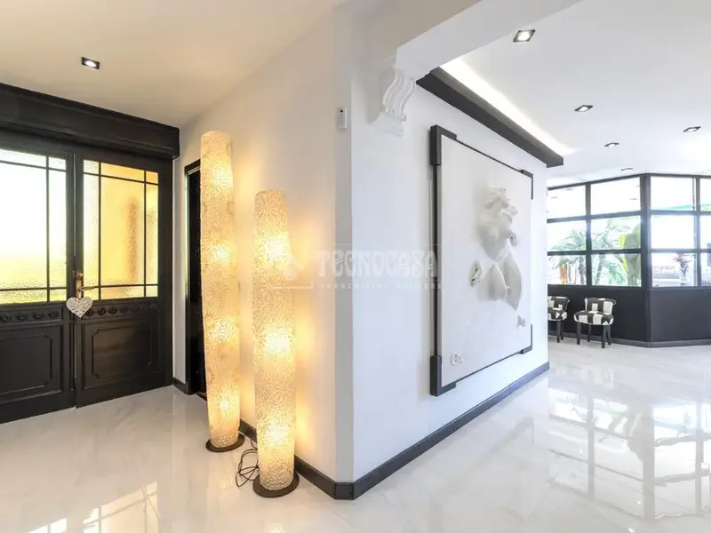 Ático Reformado con Terraza en Venta - Nuda Propiedad