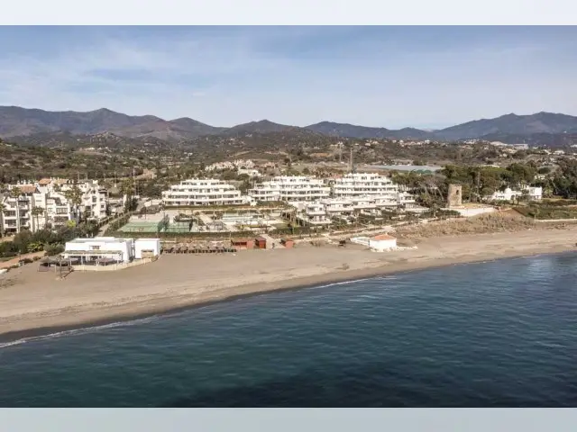 Casa-Villa de 4 Dormitorios en venta Estepona, España