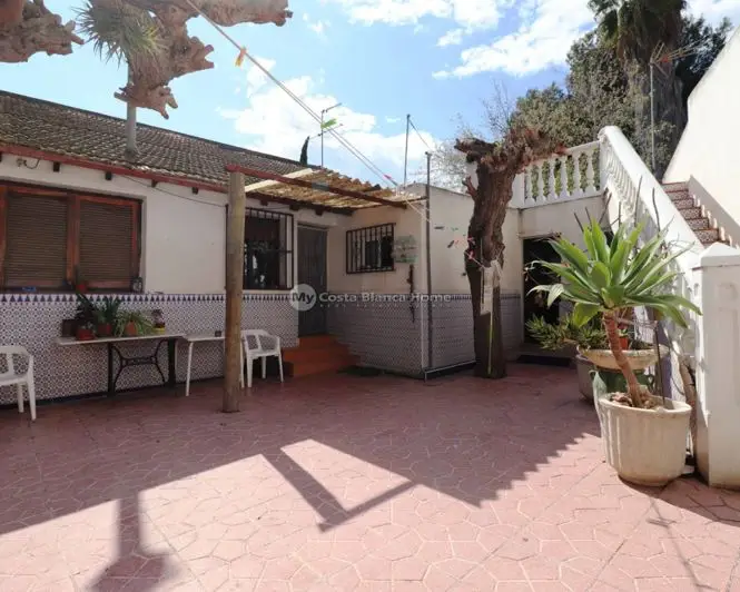 Villa de 5 Dormitorios en Venta