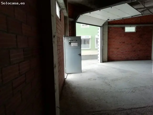 Bajo en Centro de Coristanco 140m2